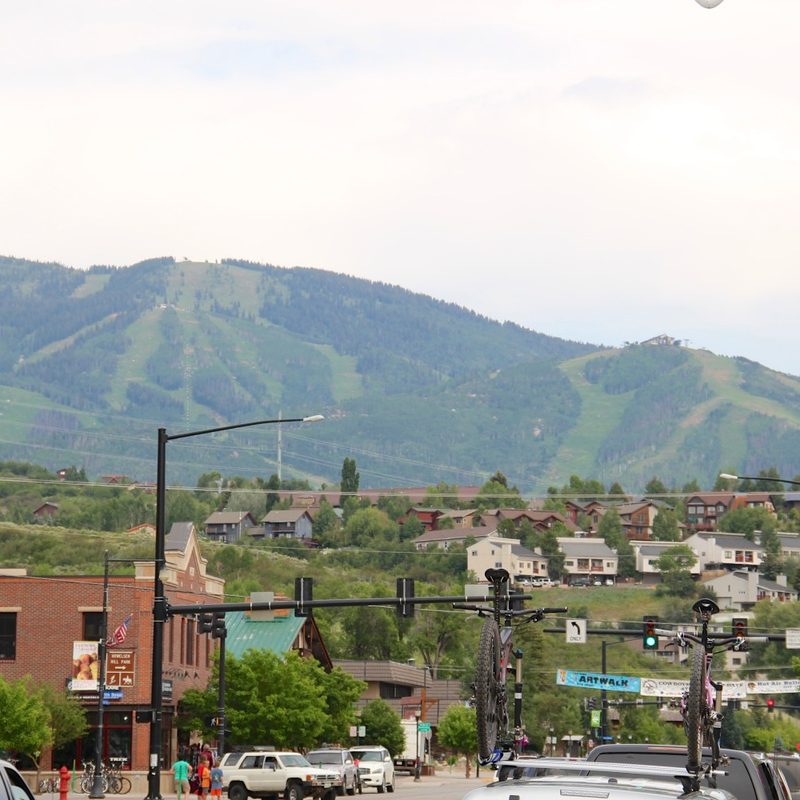 A street view of Steamboat Springs in the summer