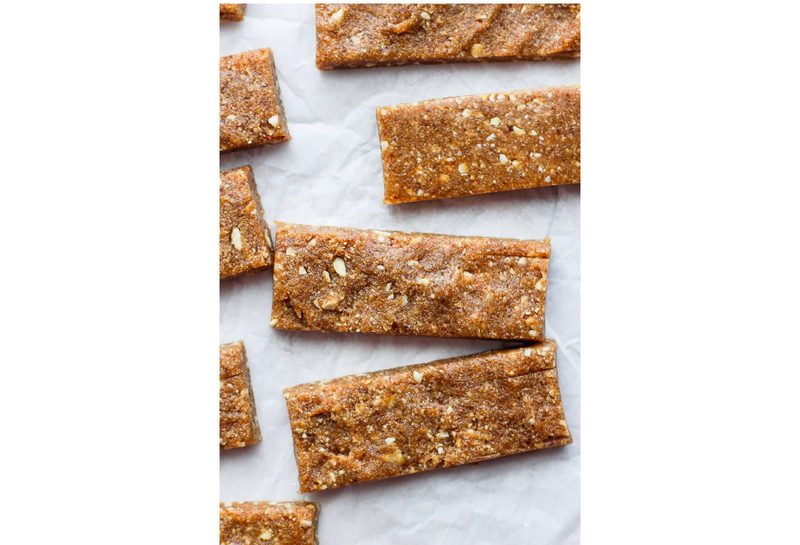 Date and cashew bars