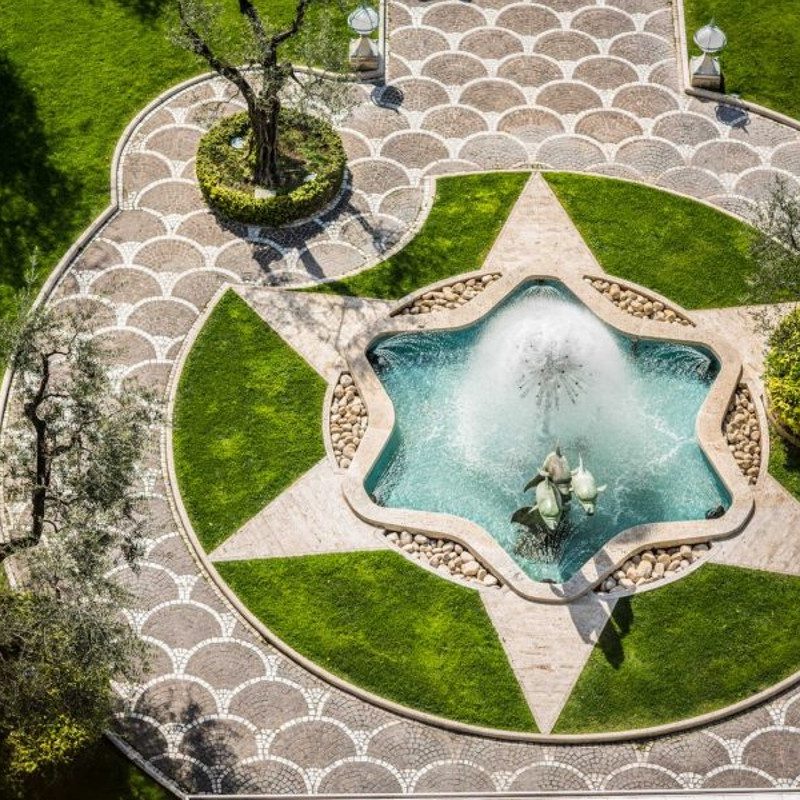 A bird's-eye view of the dolphin fountain at the Rome Cavalieri