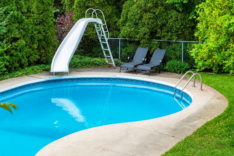 Kidney-shaped pool