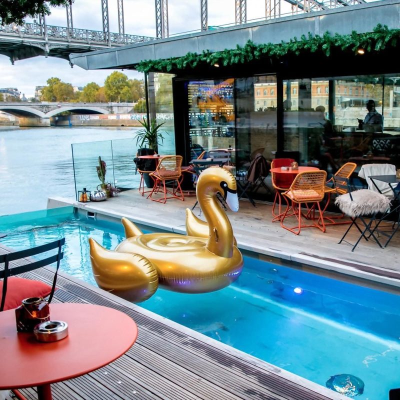The pool at bar at Off Paris Seine