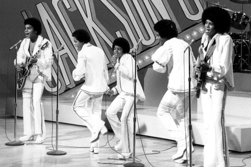 The Jackson 5 in 1972, from left to right Tito, Marlon, Michael, Jackie, and Jermaine Jackson