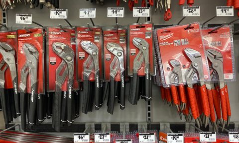 Rows of joint pliers