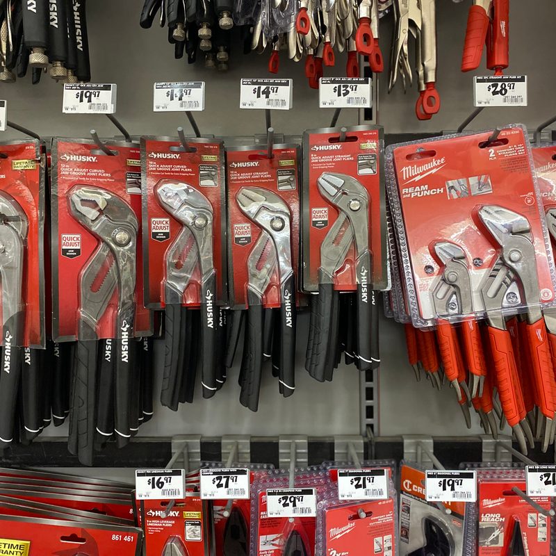 Rows of joint pliers