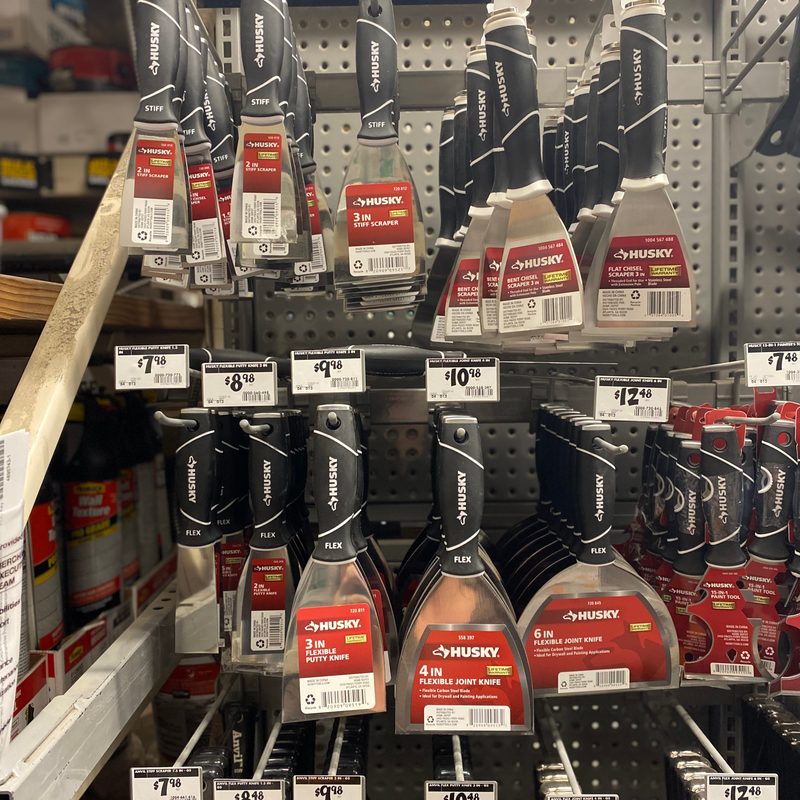 Rows of joint knives