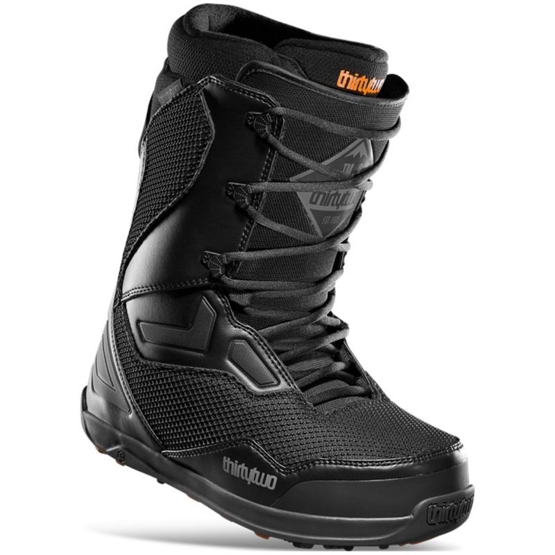A black thirtytwo Lashed snowboard boot