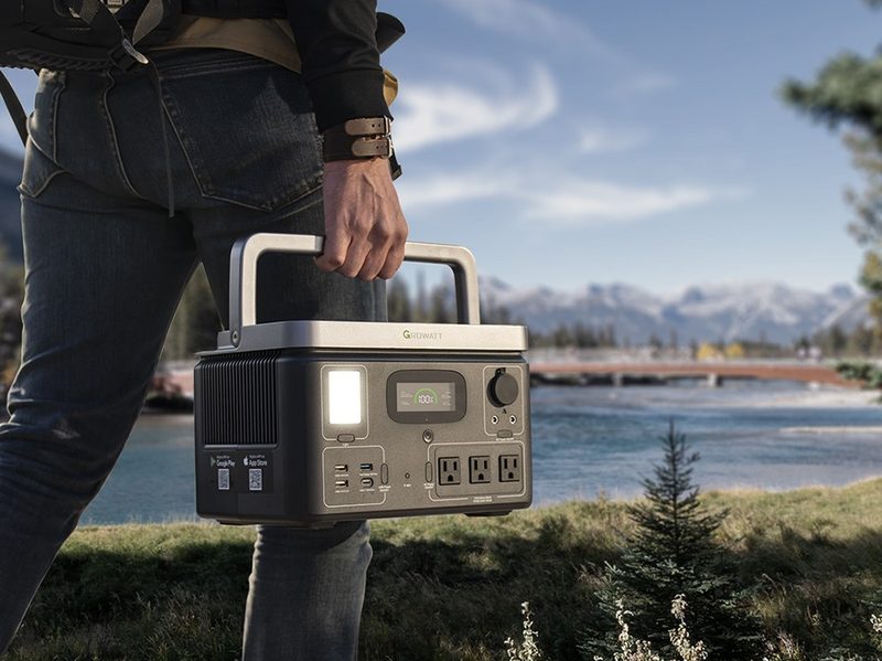 Growatt VITA 550 power station carried around