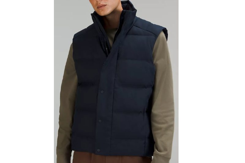 Lululemon wunder puff vest in navy.