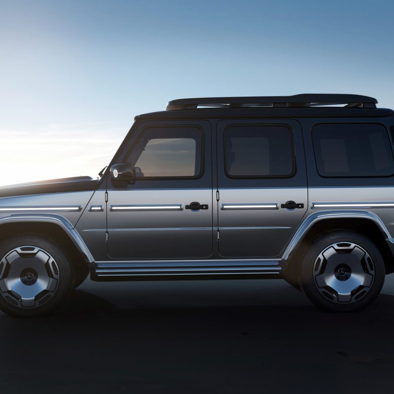 Rendering of side profile of Mercedes-Benz EQG in front of blue skies.