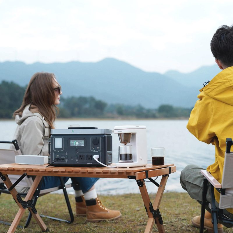 Growatt VITA 550 solar generator used by couple camping
