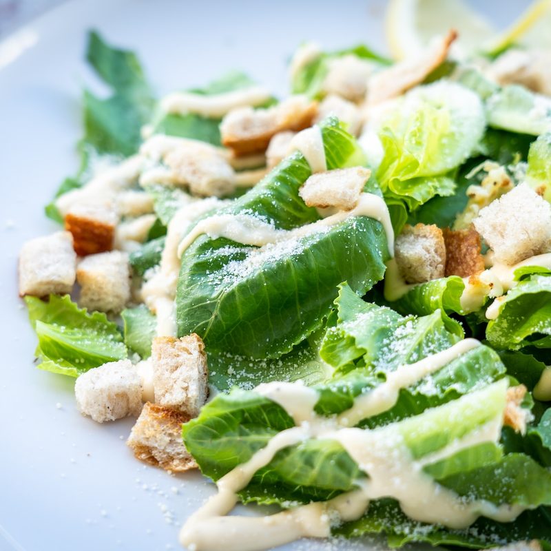Green salad with crutons