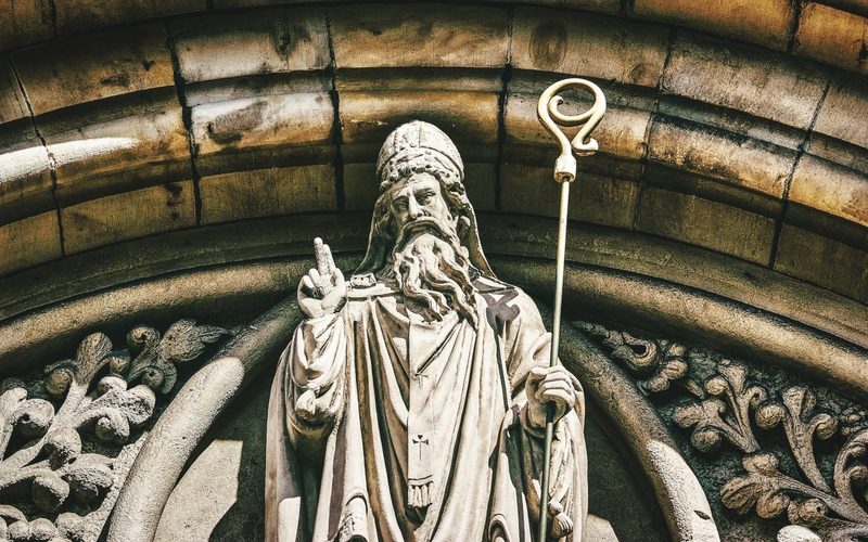 A picture of a statue at St. Patrick's Cathedral.