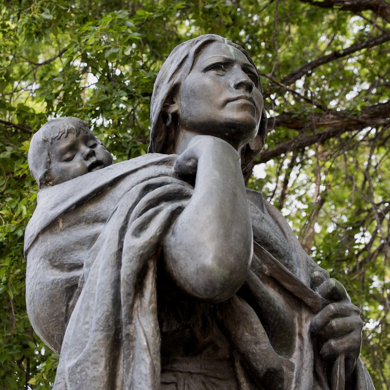 Sacagawea with her baby statue in North Dakota