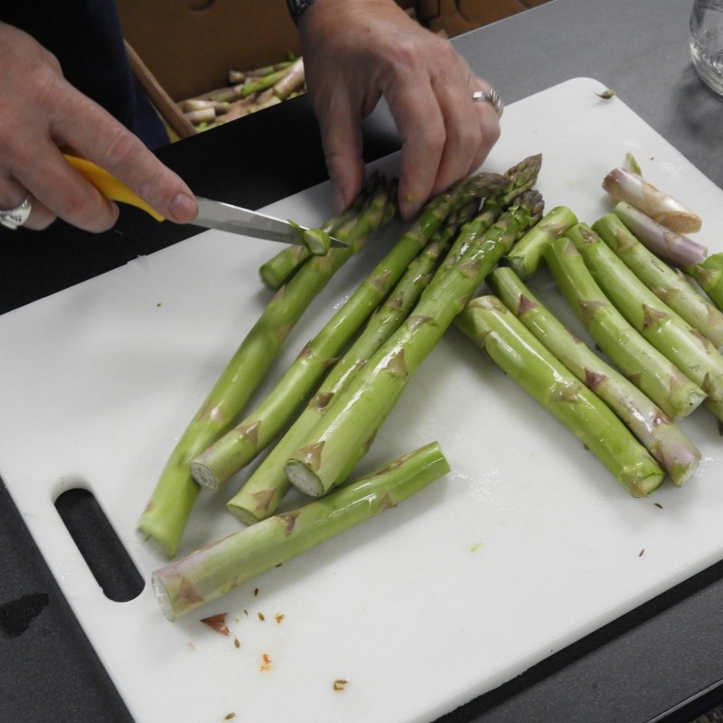 Chopping asparagus