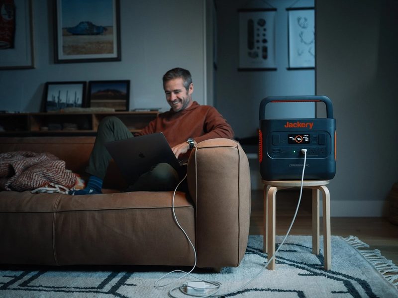 Jackery-Solar-Generator-1500-Pro-used-to-power-work-laptop during power outage.