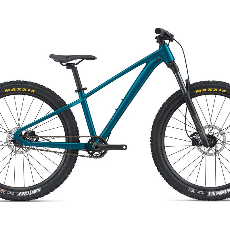 Giant STP 26 SS (2021) Mountain Bike on a plain white background.
