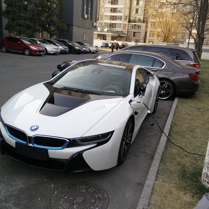 BMW i8 plug in
