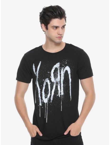 Man in Korn Hot Topic T-Shirt