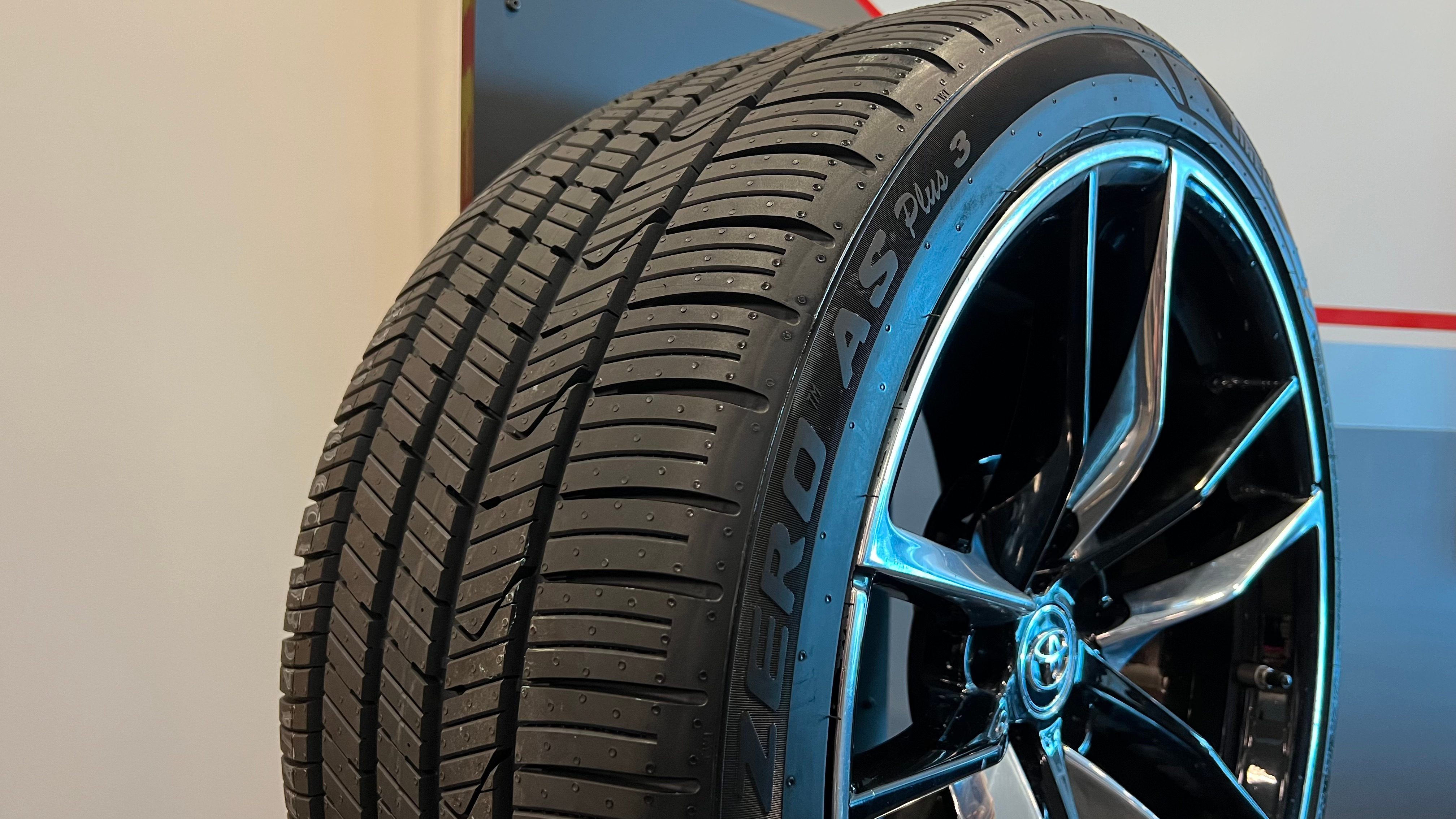 Pirelli P-Zero AS Plus 3 tread 5