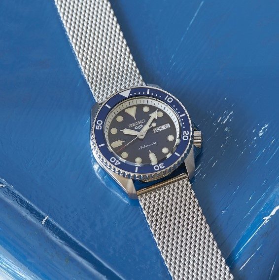 Seiko 5 Sports SRPD71 SKX Suits Style