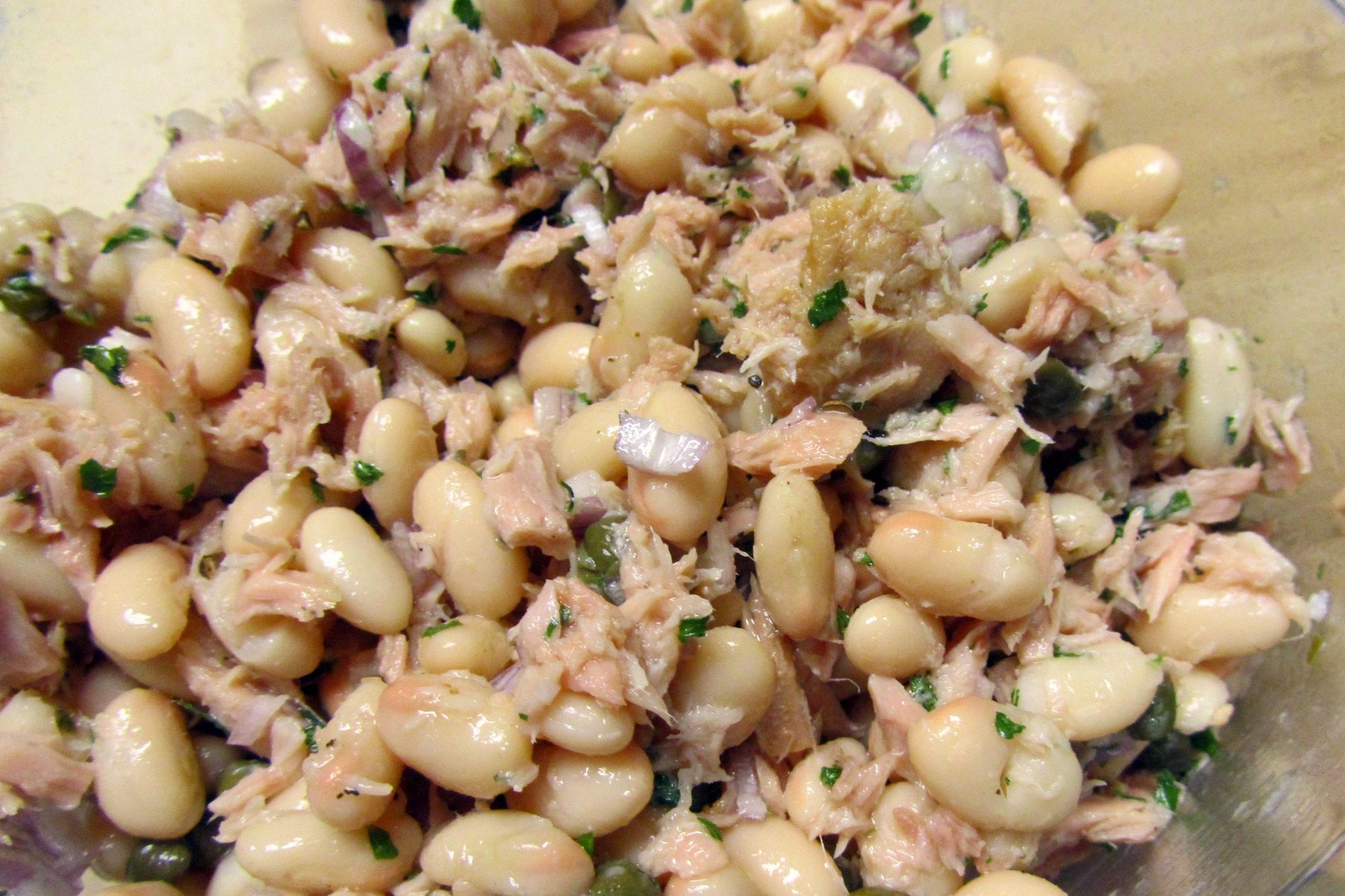 Tuna and white bean salad