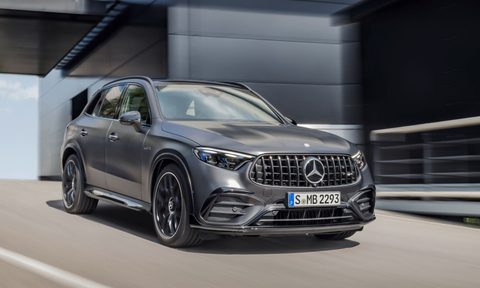 Mercedes-AMG GLC 63 SE Performance on the road.