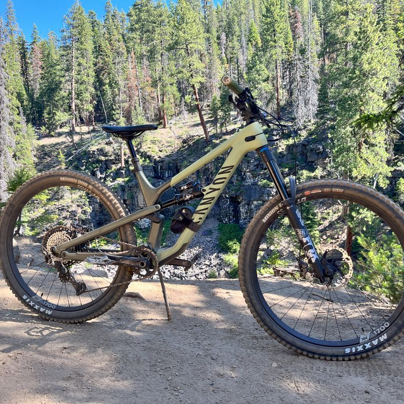 A shot of the Canyon Spectral CF 8 on a trail