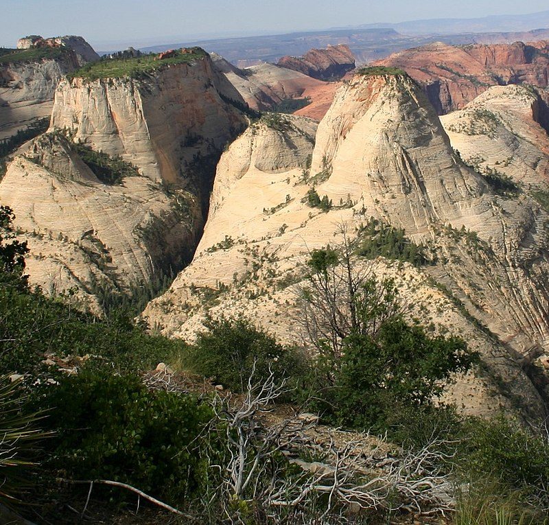 Spectacular view from the West Rim Trail.