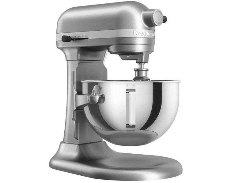 The Contour Silver version of the KitchenAid 5.5 Quart Bowl-Lift Stand Mixer.