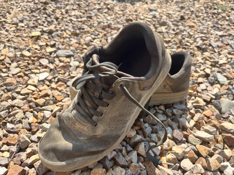 Mountain bike-specific shoes, the Specialized Roost 2F0