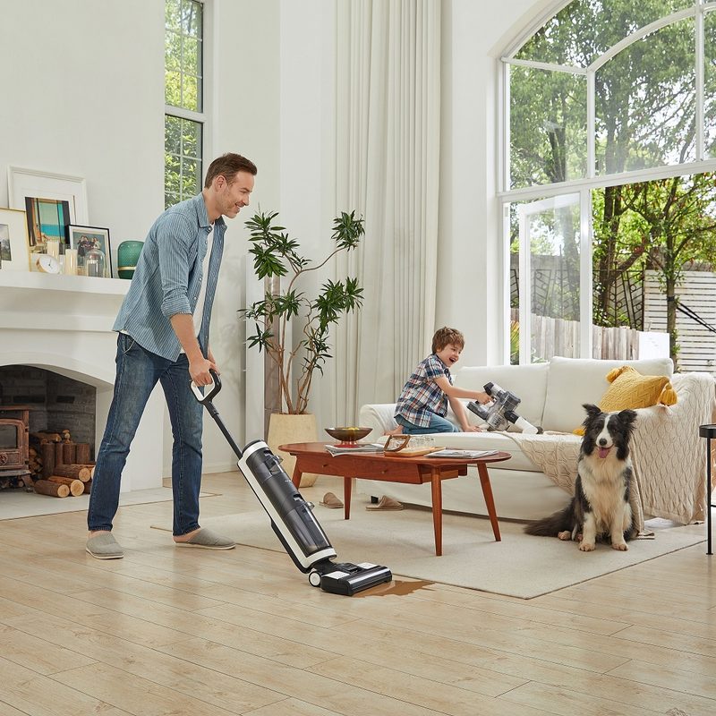 Tineco FLOOR ONE S3 Breeze cleaning a spill