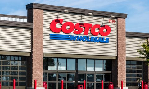 Ft. Wayne - Circa August 2017: Costco Wholesale Location. Costco Wholesale is a Multi-Billion Dollar Global Retailer X