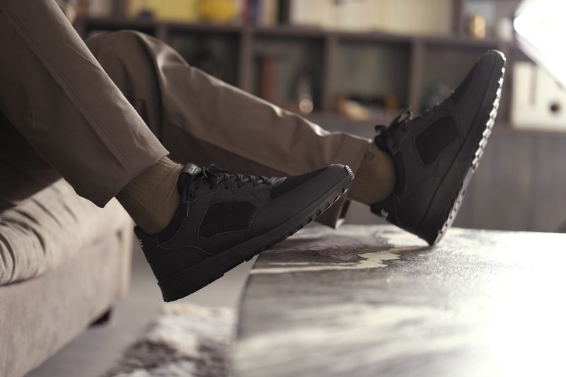 Clae Apple Joshua Shoe Lifestyle Photo