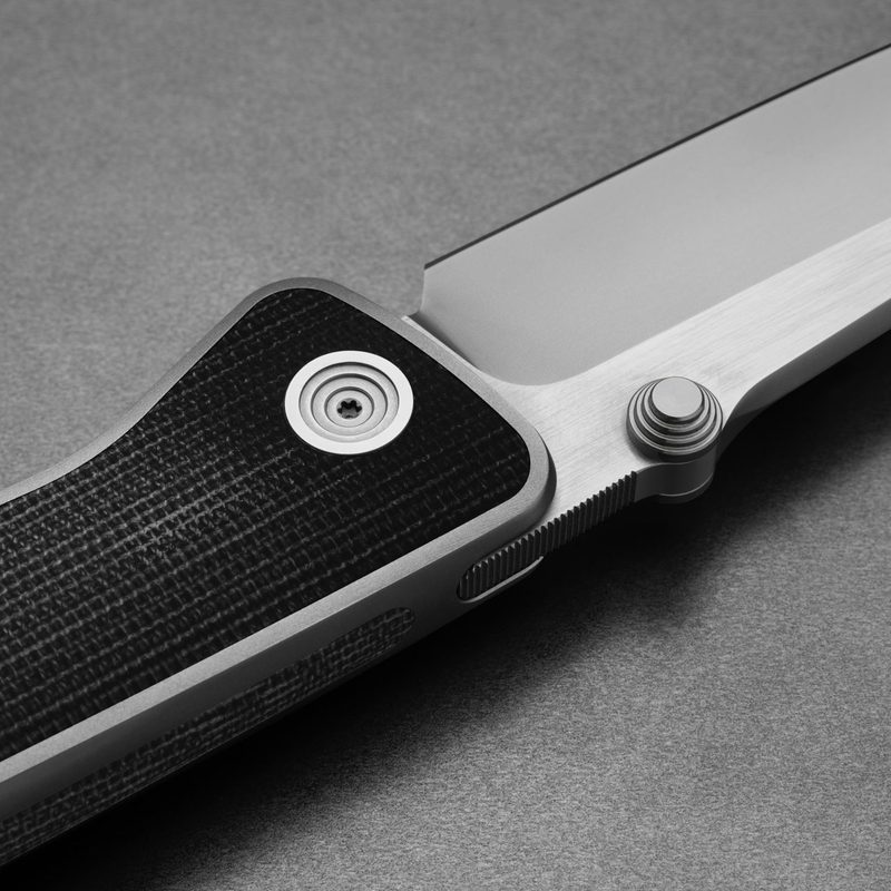 The James Barnes Micarta knife close up