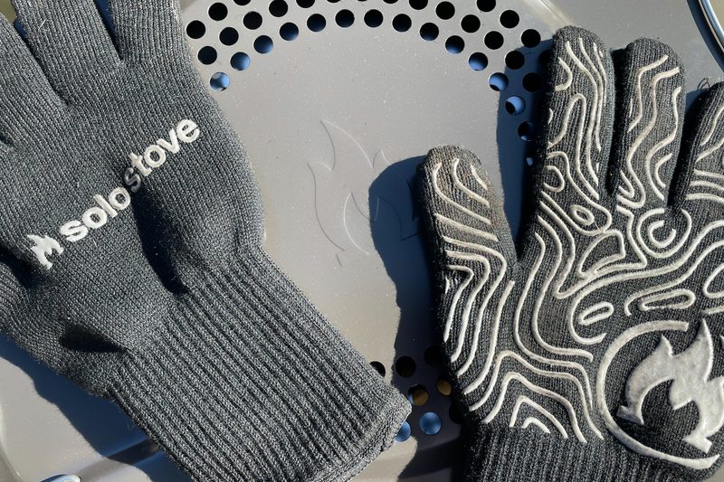 Solo Stove gloves.