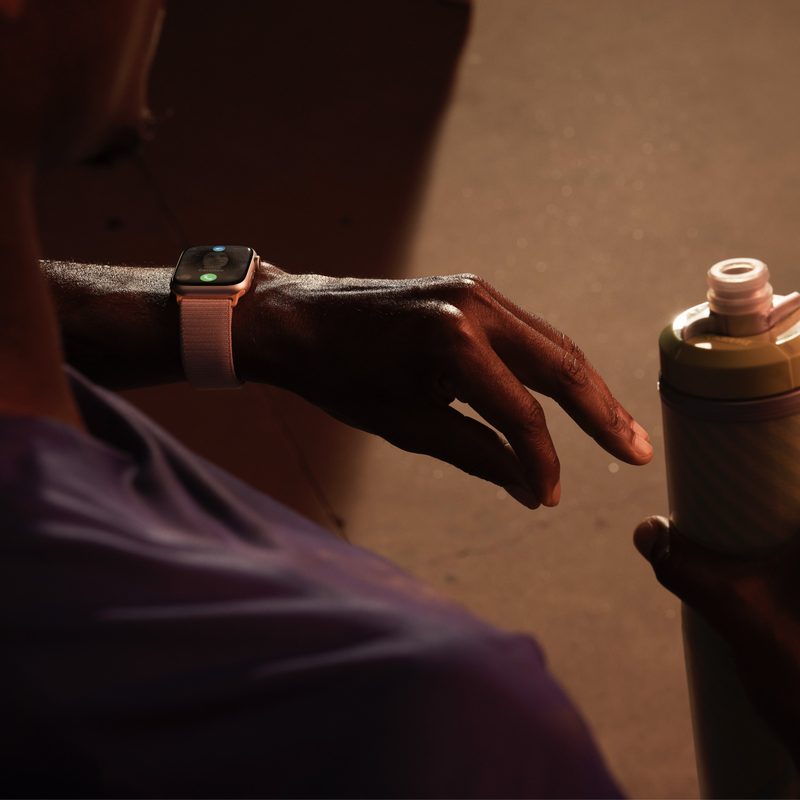 Apple Watch Series 9 showing the double tap feature