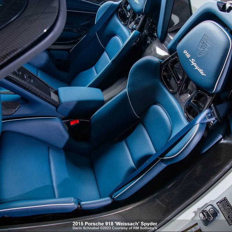Porsche 918 Spyder Interior