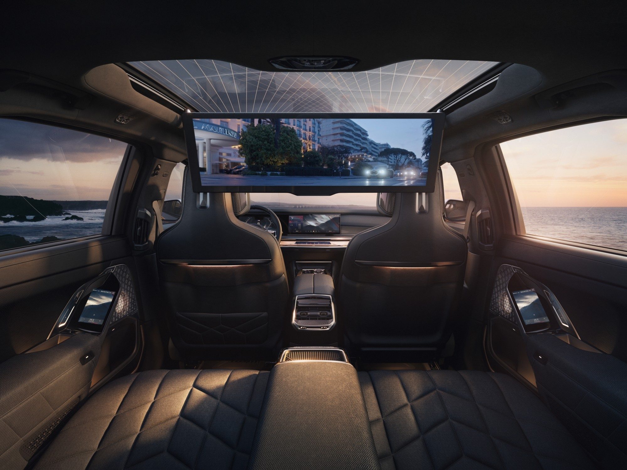 BMW i7 Cinema mode