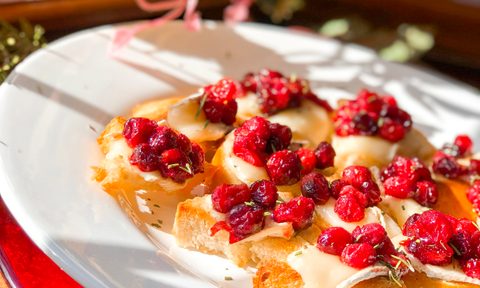 Cranberry brie crostini