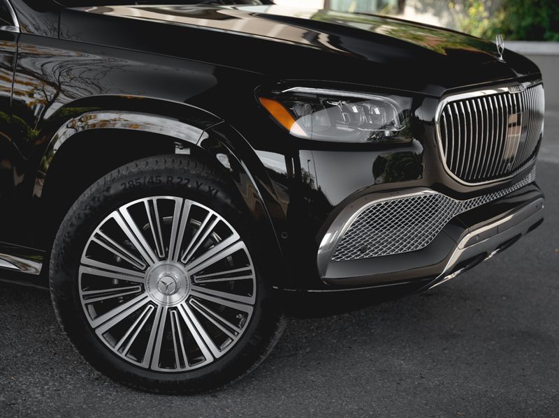 INKAS Armored Mercedes Maybach GLS600 front right wheel and tire.