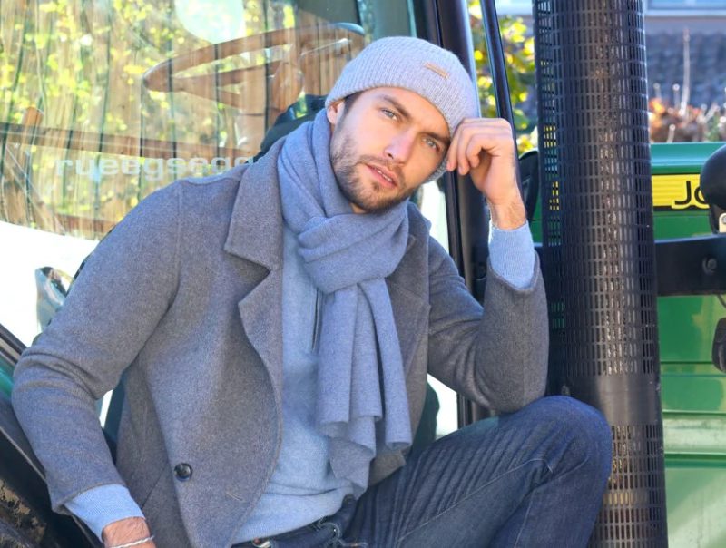 Man wearing Bellemere Cashmere Scarf