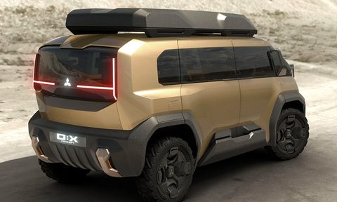 Mitsubishi DX Concept lifestyle van right rear three-quarter view with a clear image of a rooftop luggage carrier.