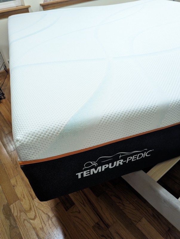 TempurPedic LuxeAdapt mattress