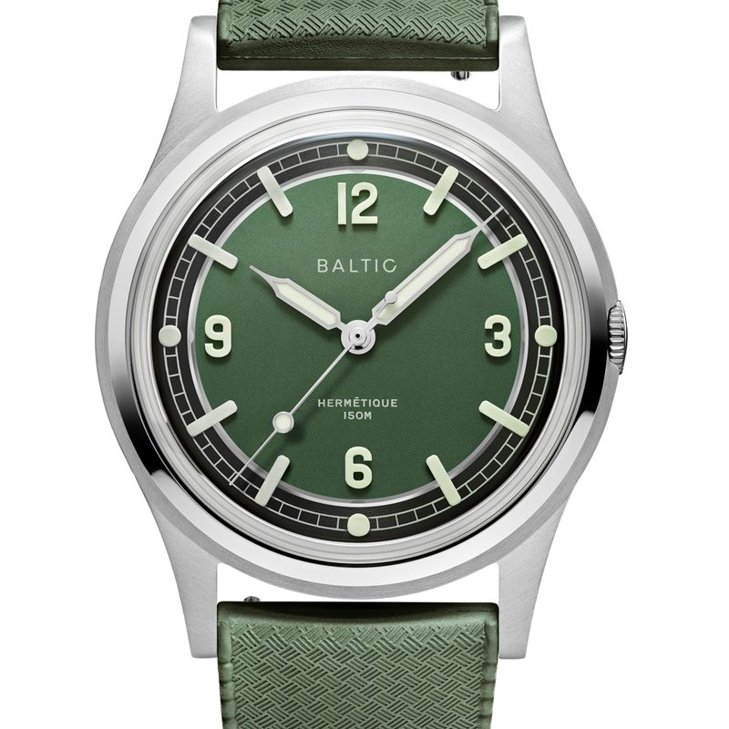 Hermetique Tourer green face