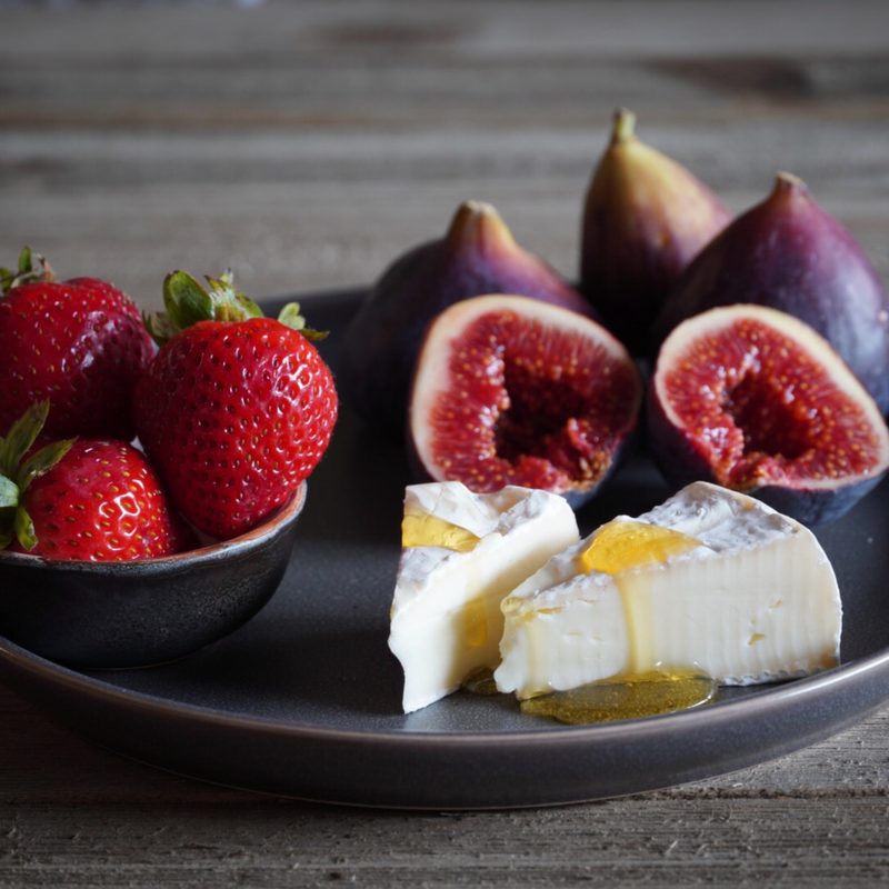Brie and fruit
