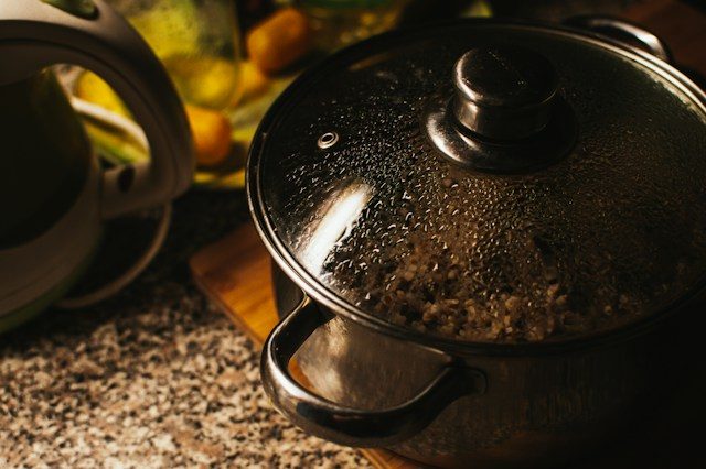 Slow cooker
