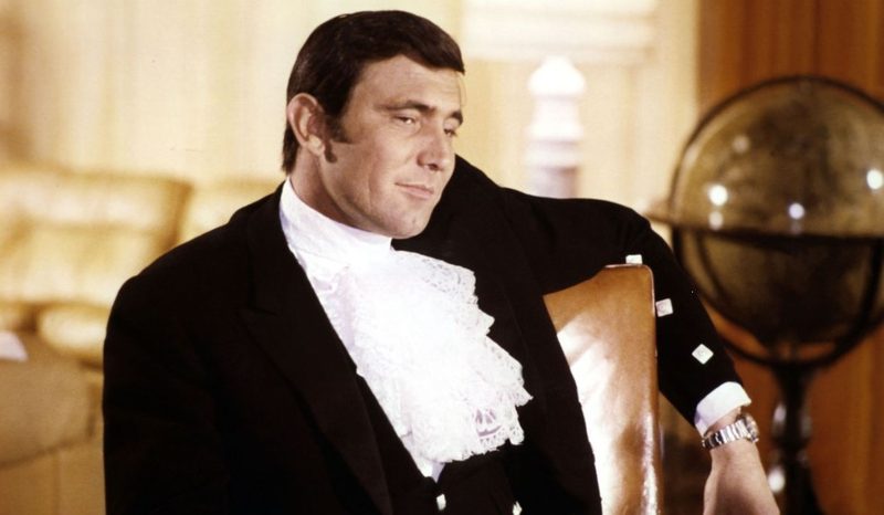 George Lazenby as james Bond
