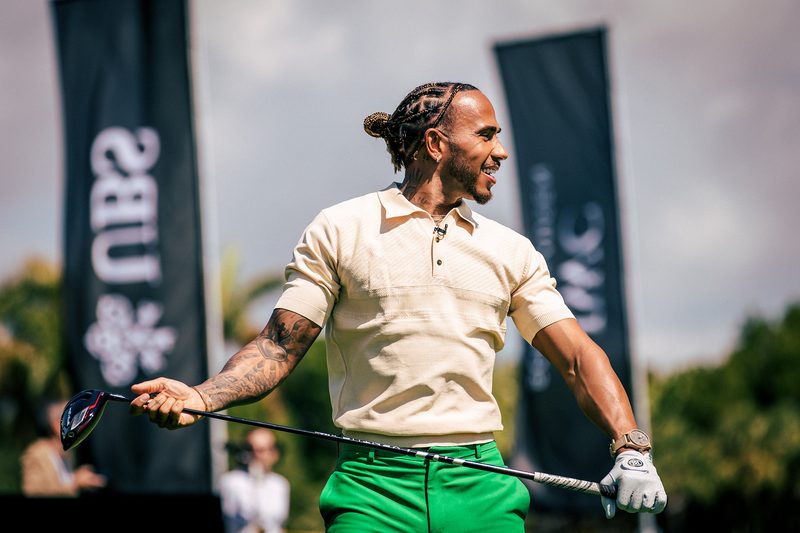 Lewis Hamilton playing gold