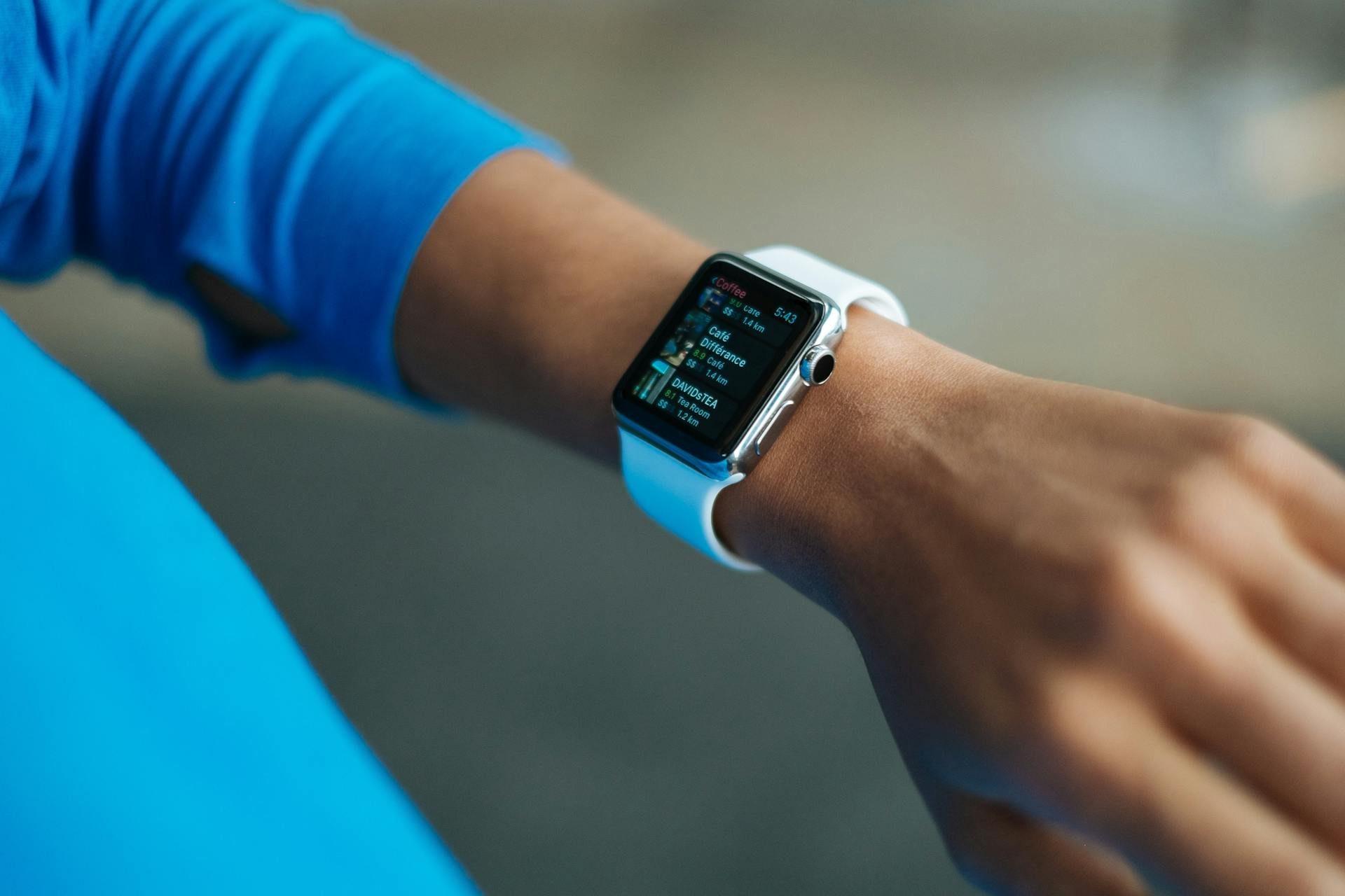 A person tracking their workout with an Apple Watch.