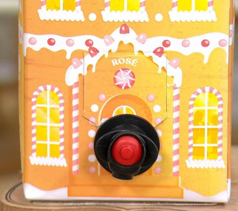 Vino Voyage Gingerbread house boxed wine